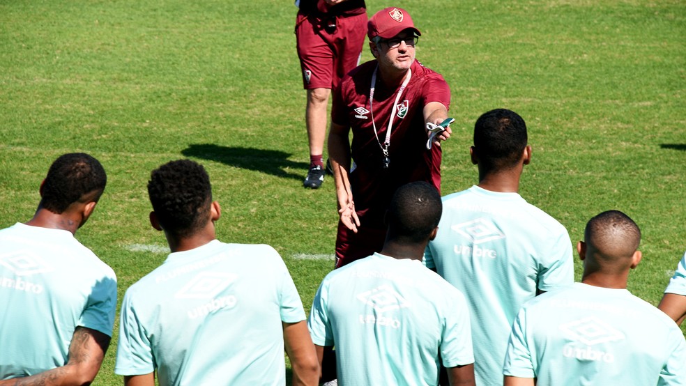 Odair Hellmann comanda treino do Fluminense no dia 14/08 — Foto: Mailson Santana / FFC