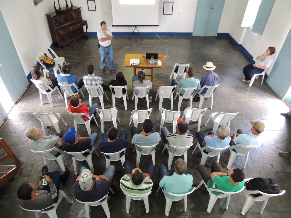 Reunião do projeto Balde Cheio em Maria da Fé (MG) — Foto: Embrapa Pecuária Sudeste/Divulgação