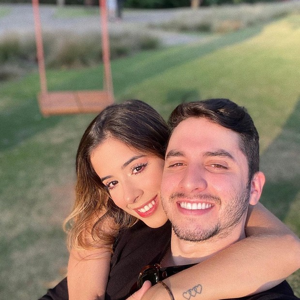 Jonas Esticado e Bruna Hazin (Foto: Reprodução/Instagram)