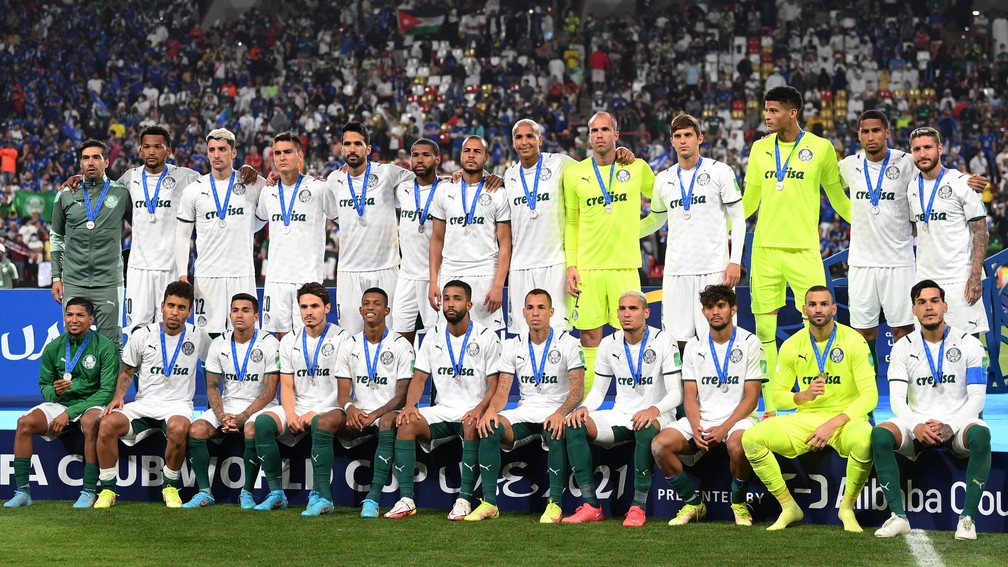 Palmeiras posa com a medalha de vice-campeão do Mundial de Clubes 2022 — Foto: Reprodução/Twitter/Fifa World Cup