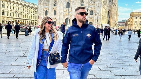 Zé Neto chega na Itália para turnê e passeia por Milão com Natália Toscano