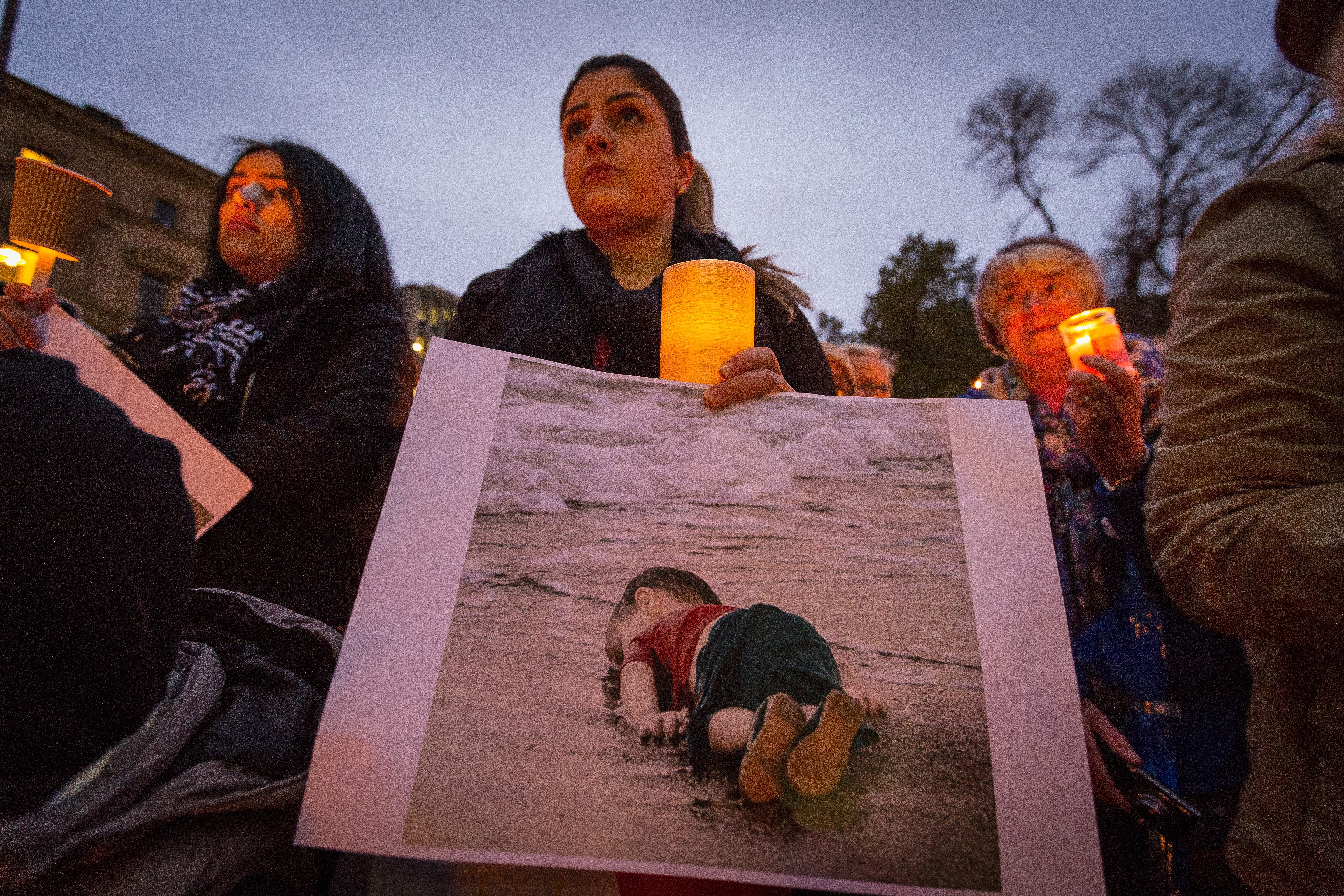 A morte do menino Alan Kurdi gerou protestos ao redor do mundo (Foto: Getty Images)