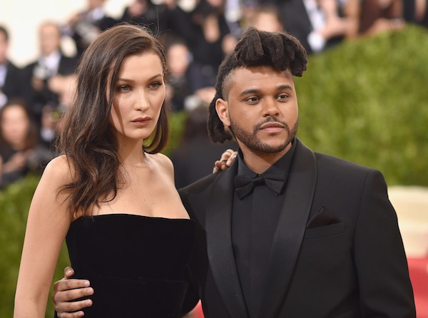 Bella Hadid com The Weeknd (Foto: Getty Images)