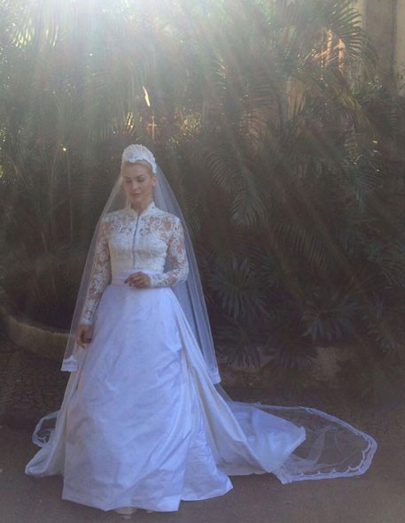 Flavia Alessandra com look de noiva para a novela (Foto: Reprodução/Instagram)