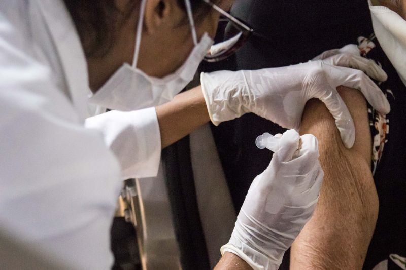 Vacinação contra Influenza e Covid-19 segue em 51 postos de saúde e em shoppings de Belém; veja locais