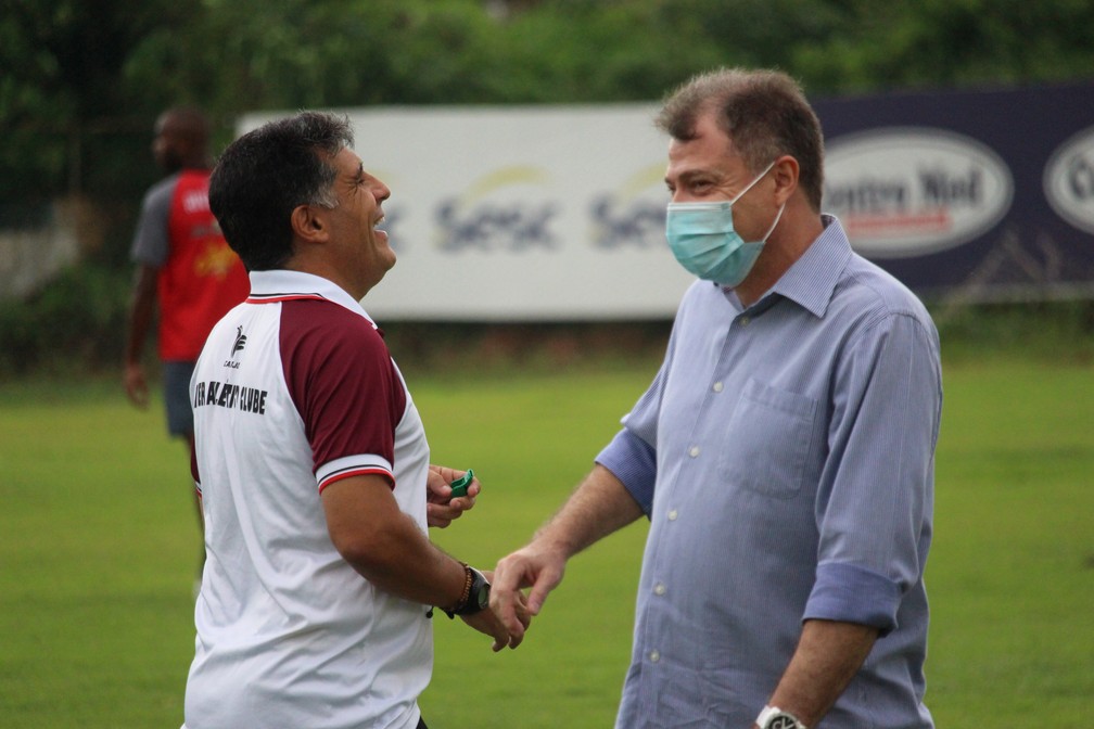 Wallace Lemos e Marco Antônio, técnico e diretor de futebol do River-PI — Foto: Arthur Ribeiro
