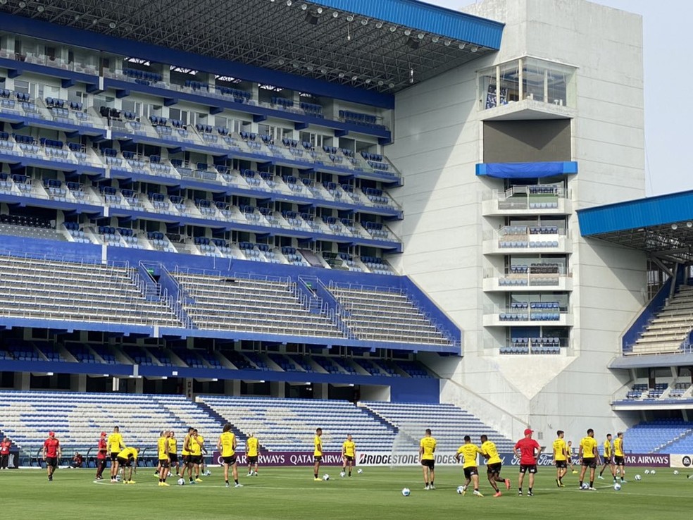 Flamengo treina no Estádio George Capwell, do Emelec — Foto: Cahê Mota