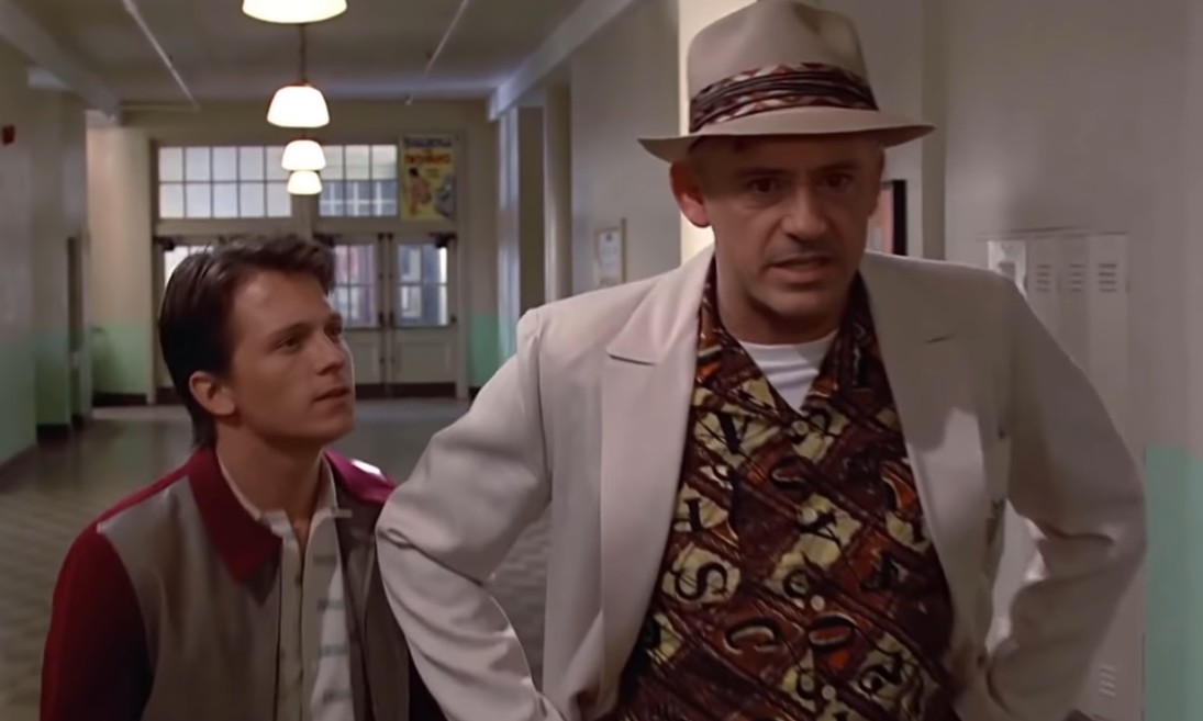 As feições de Tom Holland e Robert Downey Jr. no lugar dos rostos de Michael J. Fox e Christopher Lloyd no deepfake de De Volta para o Futuro (1985)  (Foto: Reprodução)
