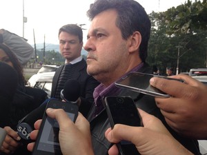 Delegado Fabio Pierry acompanha caso do acidente (Foto: João Paulo de Castro / G1)