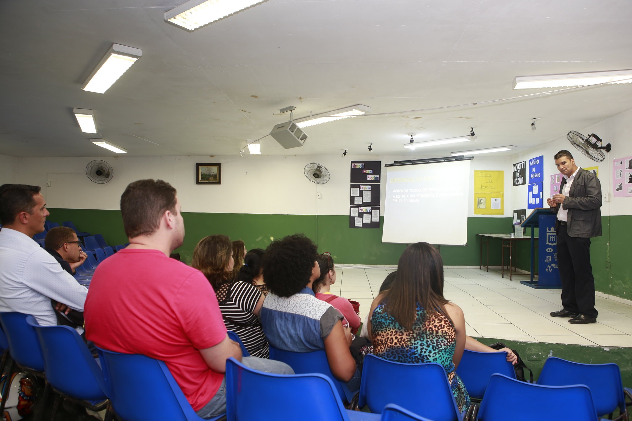 Guarujá e São Vicente abrem vagas para cursos gratuitos de graduação à distância