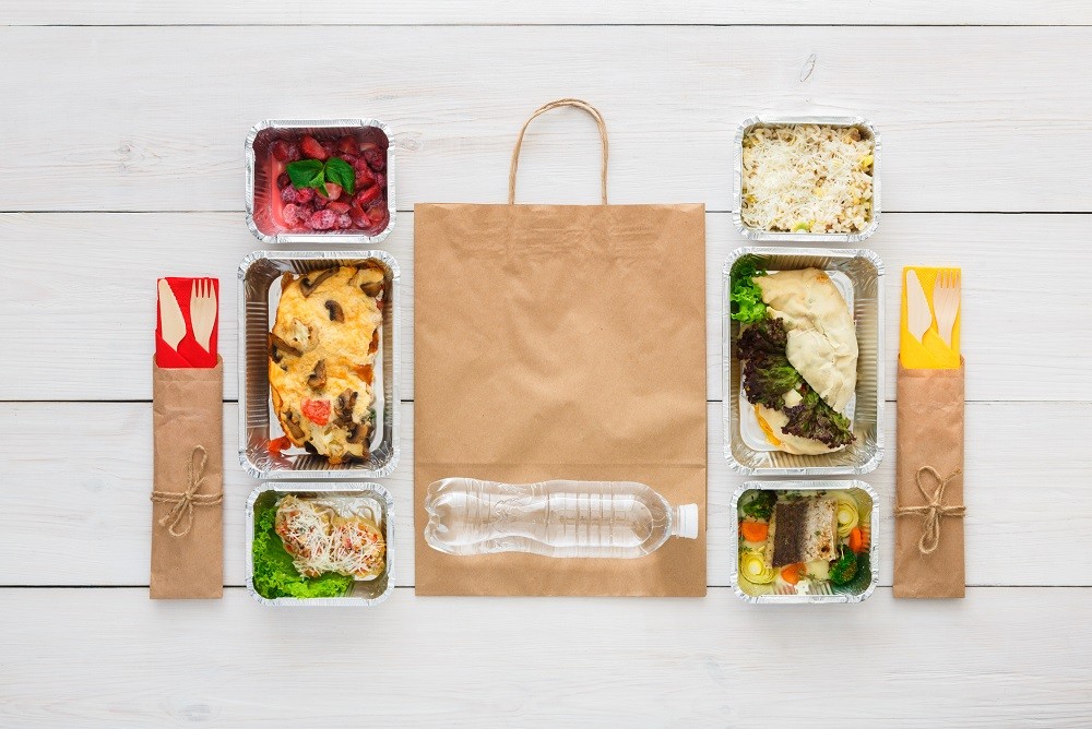 A escolha das embalagens é um ponto crucial para quem vende comida via delivery (Foto: Getty Images)