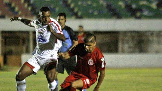 Elias foi um dos destaques do América, mesmo não marcando