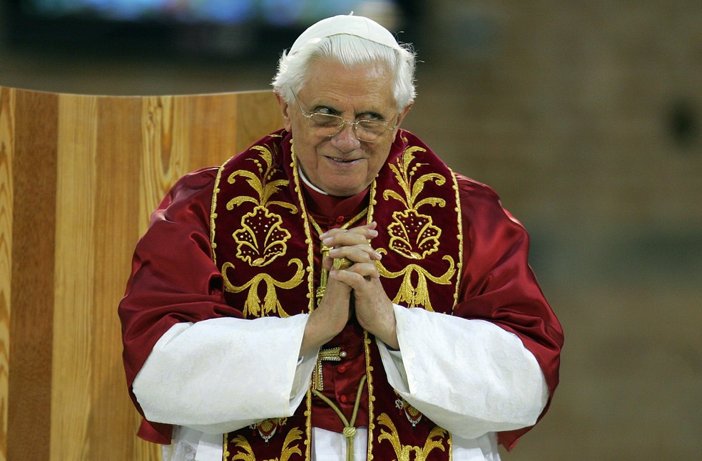 O Papa Bento XVI (Joseph Ratzinger) em visita à cidade de Aparecida em maio de 2007  — Foto: José Patrício/Estadão Conteúdo/Arquivo