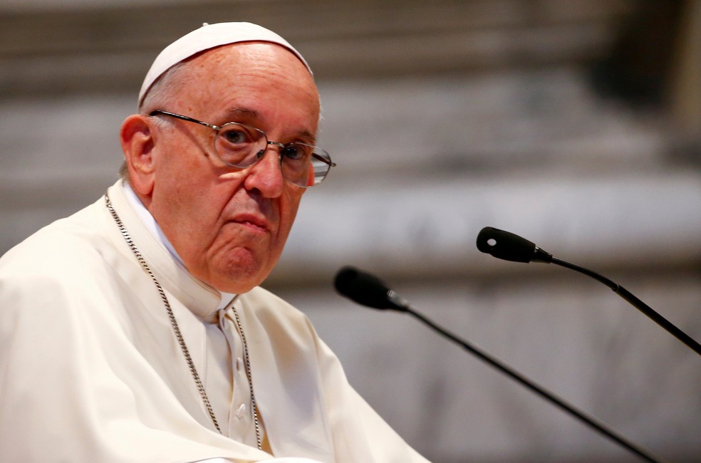 Papa Francisco, na BasÃ­lica de Roma, em imagem de arquivo (Foto: Tony Gentile/Reuters)