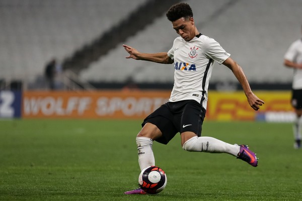 Casagrande diz que Corinthians precisa mudar e dá dica: 