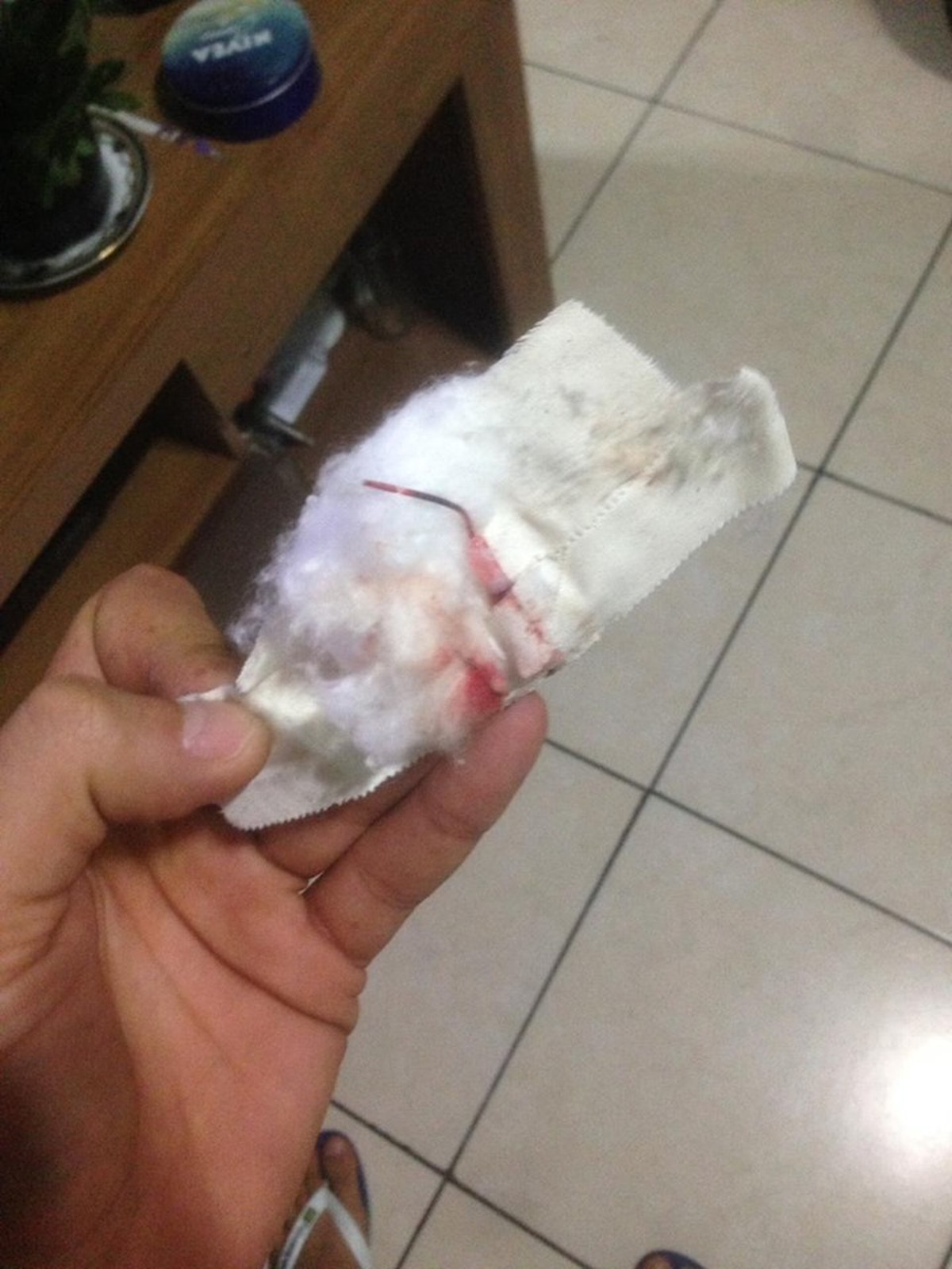 Enfermeira Esquece Agulha No Braco De Paciente Em Unidade De Saude Em Sp Mais Saude G1 O soro que ela tomou continha ferro, para ajudar na saúde. enfermeira esquece agulha no braco de