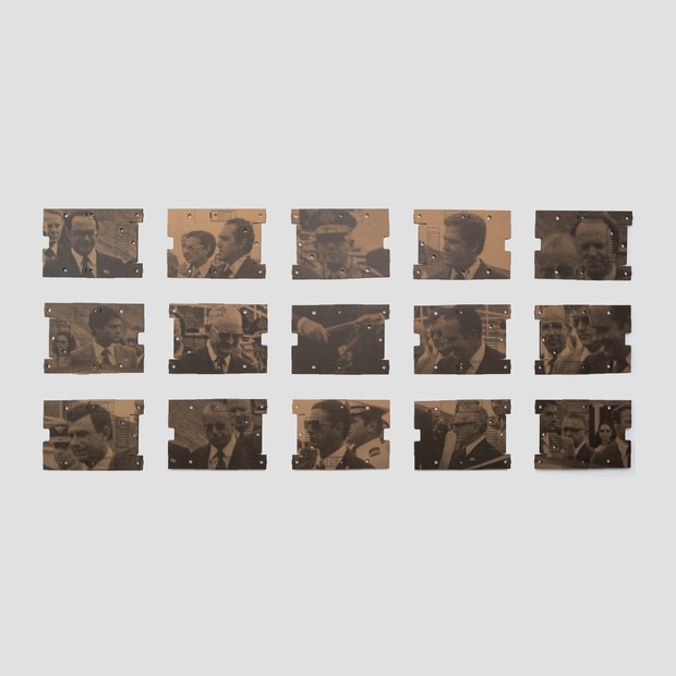 Bandeirantes (2018), de Rafael Pagatini. Instalaçao de parede com 15 caixas de papelão com impressões 650 x 200 cm (Foto: Divulgação)