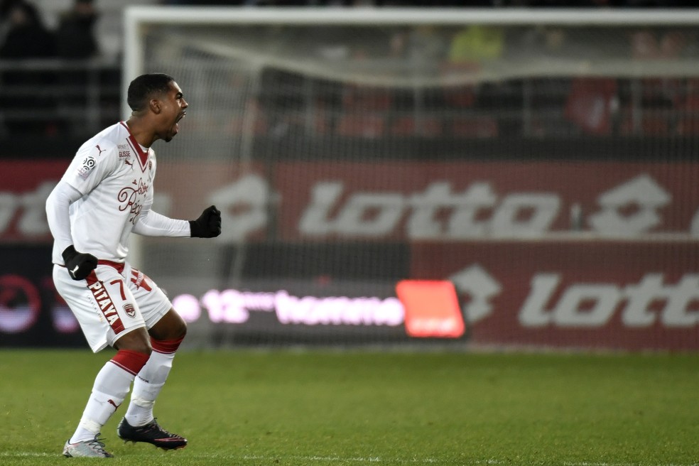 Malcom tem sete gols marcados na temporada (Foto: JEFF PACHOUD / AFP)