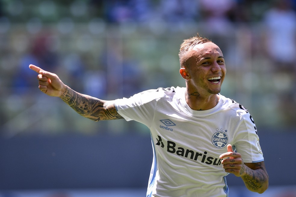 Everton Cebolinha: para estampar sorriso no rosto do torcedor gremista, o jogador quer o time na final da Libertadores — Foto: João Guilherme/Grêmio