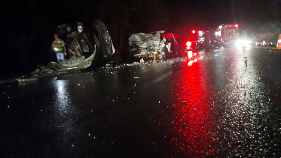 Uma pessoa morreu e outras três ficaram feridas em Junqueirópolis (SP) — Foto: Carlos Volpi/TV Fronteira