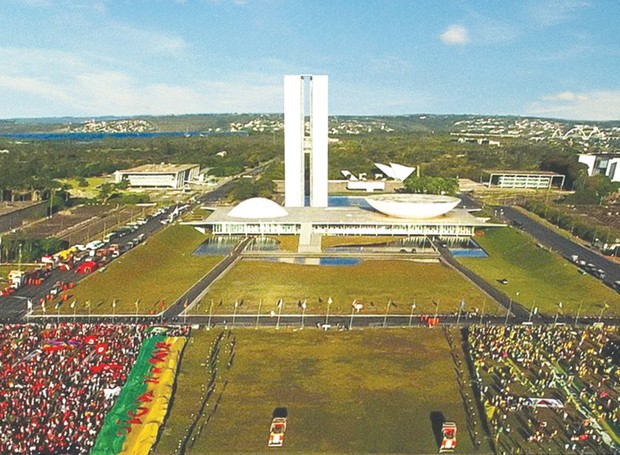 No documentário 'Democracia em Vertigem', Brasília é mostrada como um centro polarizado pela política (Foto: Reprodução)