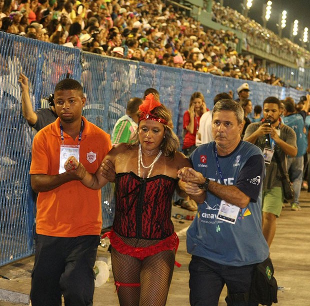 Acidente da Unidos da Tijuca deixa feridos em desfile (Foto: Sergio Gallo/ Ed. Globo)