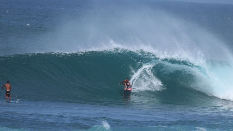 Surfista Matheus Salazar, de 25 anos, mora no Havaí em uma área pouco atingida pelo furacão Lane. (Foto: Arquivo Pessoal)