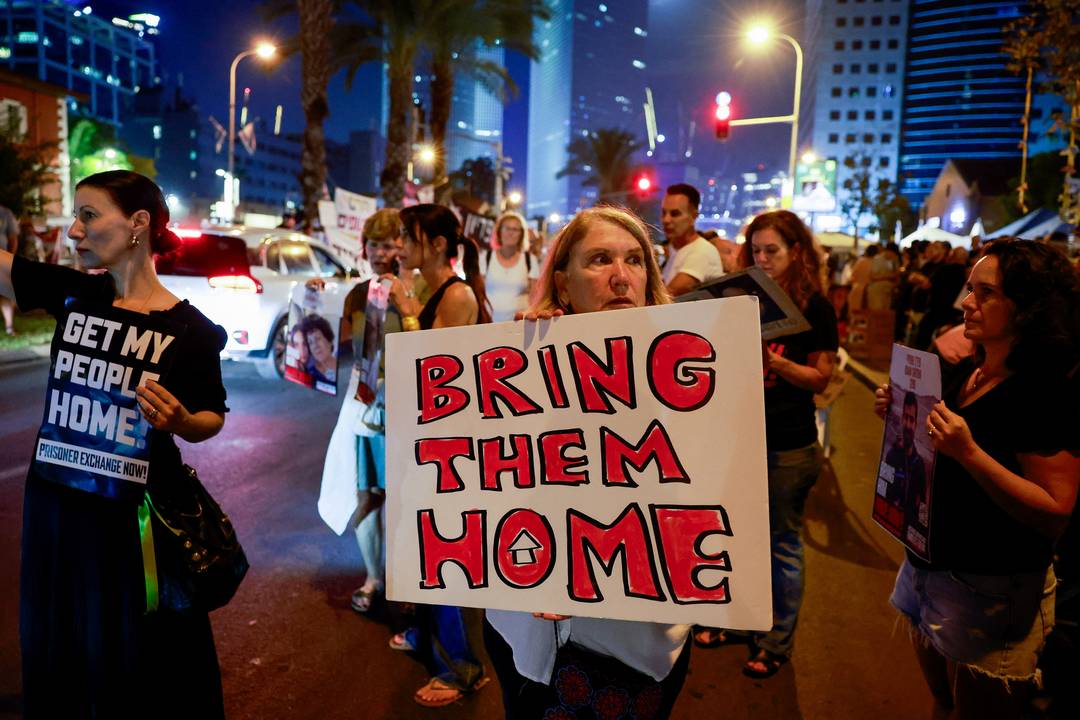 Protesto em Tel Aviv pede a volta dos refns israelenses