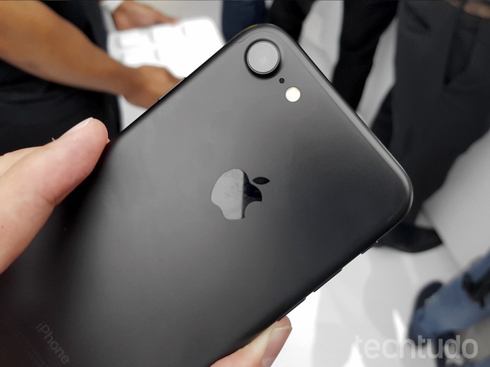 iPhone 7 traz novas cores e novo design de câmera na parte traseira (Foto: Thassius Veloso/TechTudo) (Foto: iPhone 7 traz novas cores e novo design de câmera na parte traseira (Foto: Thassius Veloso/TechTudo))