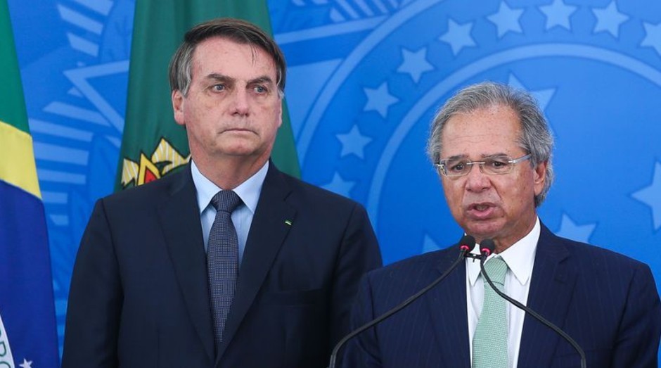 O presidente da República, Jair Bolsonaro, e o ministro da Economia, Paulo Guedes, participam de coletiva de imprensa no Palácio do Planalto (Foto: Marcello Casal Jr/Agência Brasil)