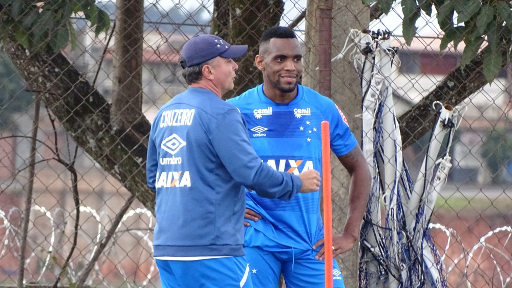 Digão é a novidade no treino do Cruzeiro após classificação na Copa do Brasil