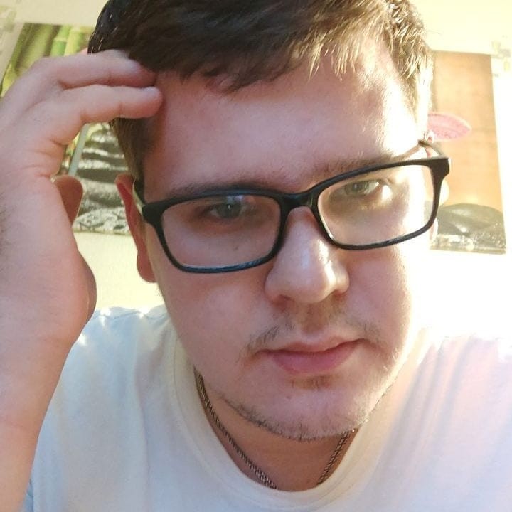 Rapper russo de 27 anos comete suicídio para não lutar na Guerra da ...