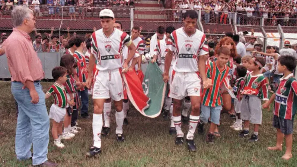 A equipe do Fluminense em 1996 — Foto: Reprodução / SporTV