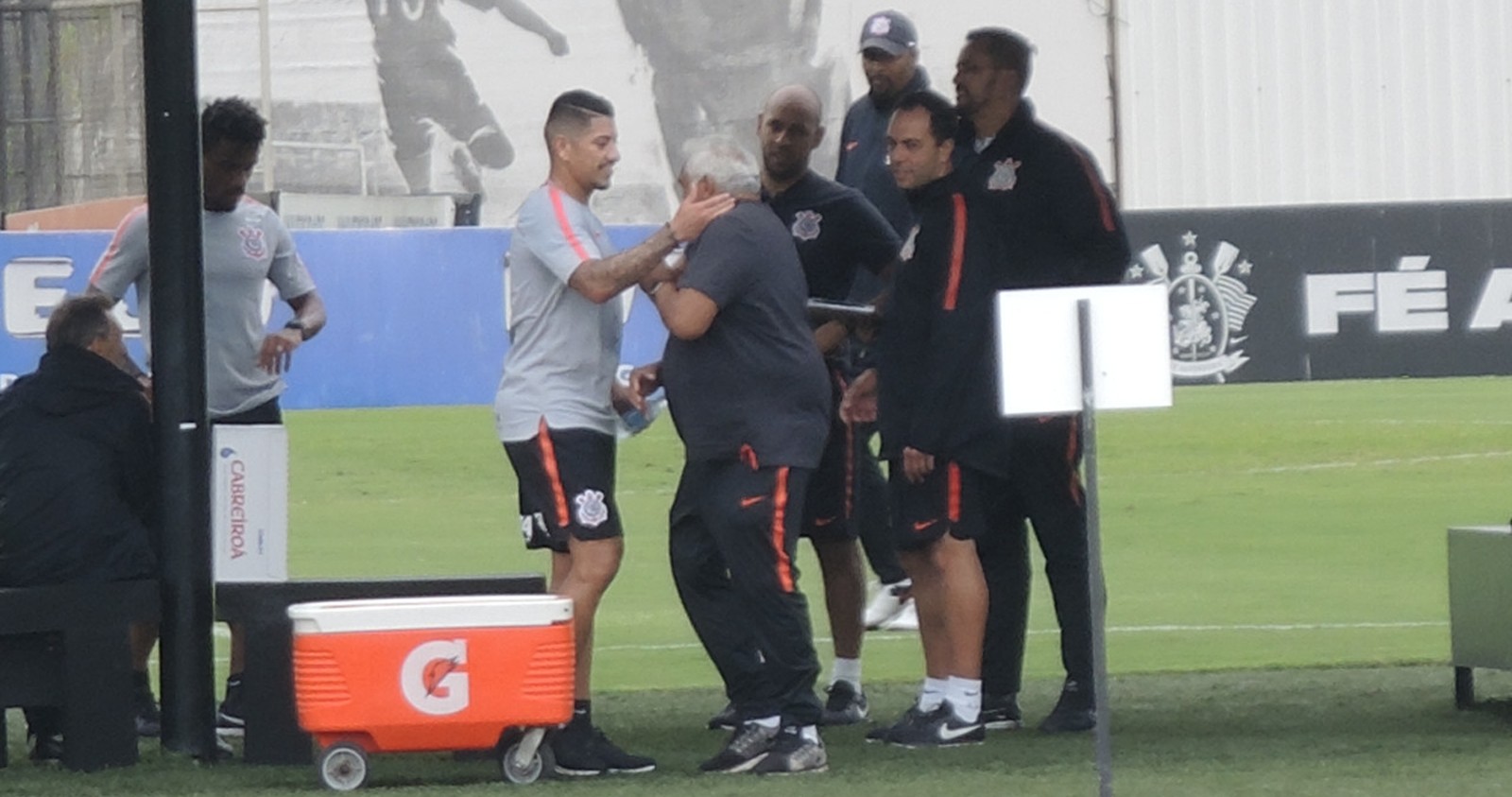 Ralf faz primeira aparição em campo no Corinthians e estreia em até três semanas