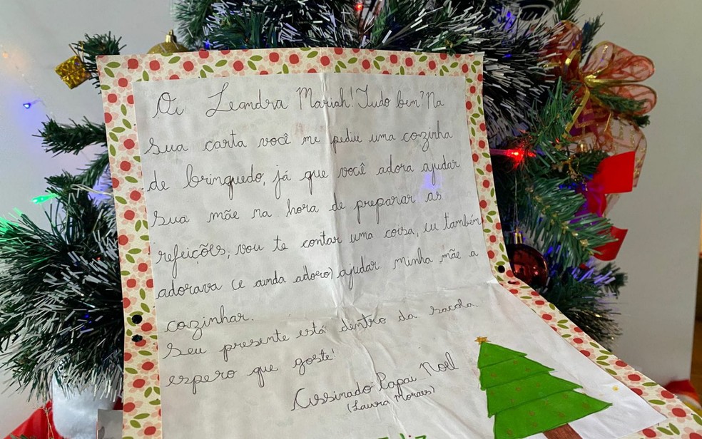 Estudantes respondem cartas do Papai Noel enviadas por crianças carentes, em Goiânia  — Foto: Arquivo pessoal 