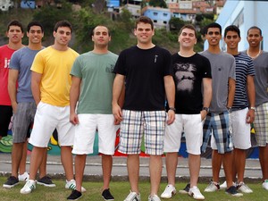 Músico toca hino do Fla em festa do Botafogo e cria grande confusão