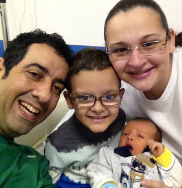 Daniela Bonadio com os filhos e o marido (Foto: Arquivo pessoal)