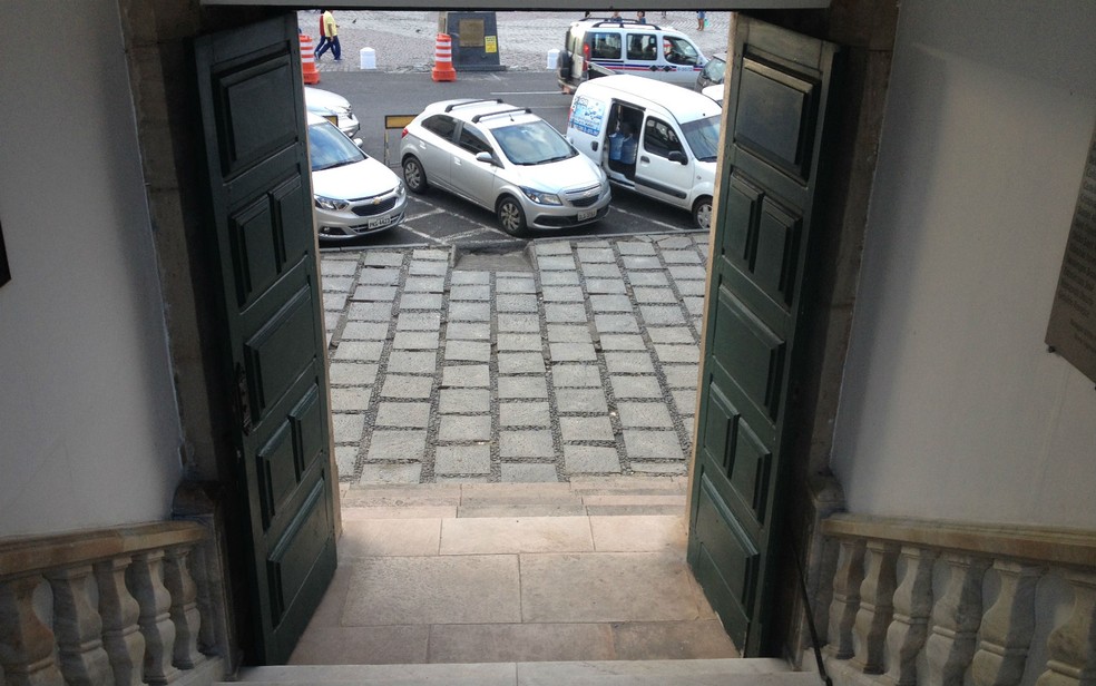 Escadaria do Paço Municipal que dá acesso ao plenário da Câmara de Vereadores de Salvador e ao Salão Nobre do local (Foto: Maiana Belo/G1 BA)