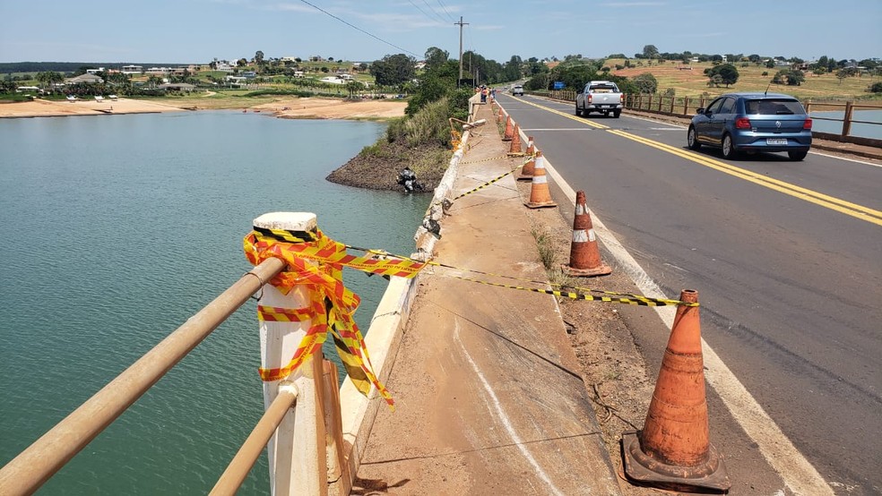 Reparos na ponte serão feitos nesta quarta-feira (22) em Paranapanema — Foto: Karina Ricca/TV TEM