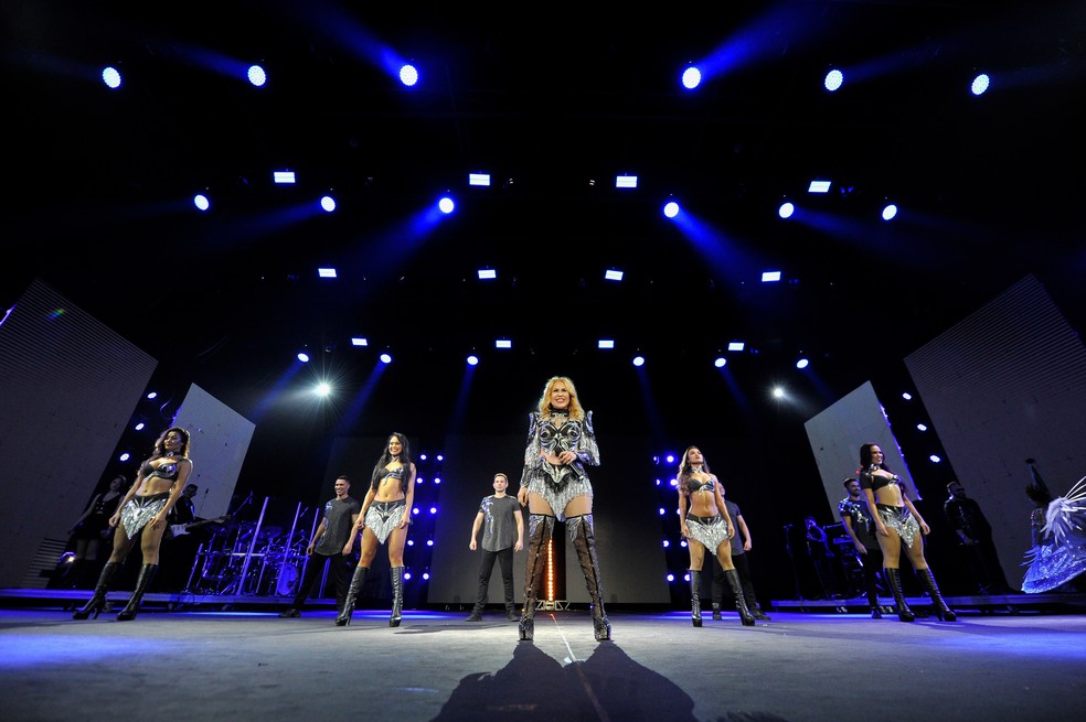 Joelma leva nostalgia para o palco com sucessos — Foto: Daniel Janssens/ Logout Produtora