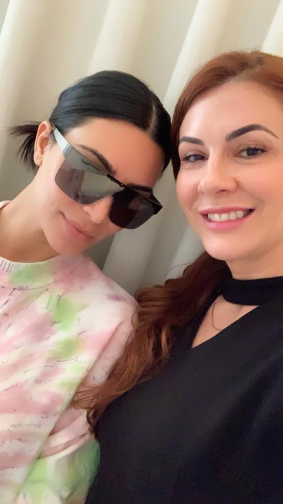 Kim Kardashian e Camila Pérez (Foto: Arquivo pessoal)