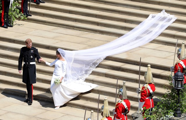 Vestido Noiva Princesa Casamento Linda Cauda Bordada + Véu