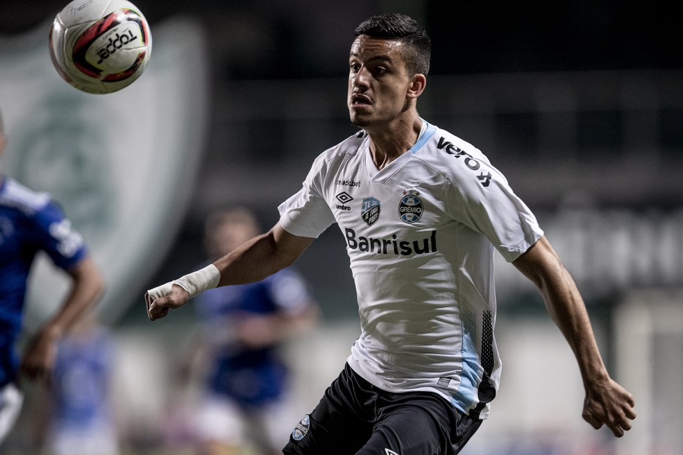 Ricardinho pode ser emprestado ao Atlético-GO