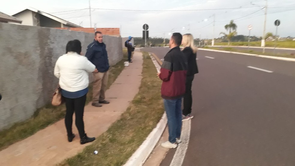 Vereadores realizaram fiscalização do transporte coletivo em bairros da zona leste de Presidente Prudente — Foto: Emerson Sanchez/TV Fronteira