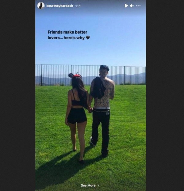 O post da socialite Kourtney Kardashian celebrando sua vida sexual com o namorado Travis Barker (Foto: Instagram)