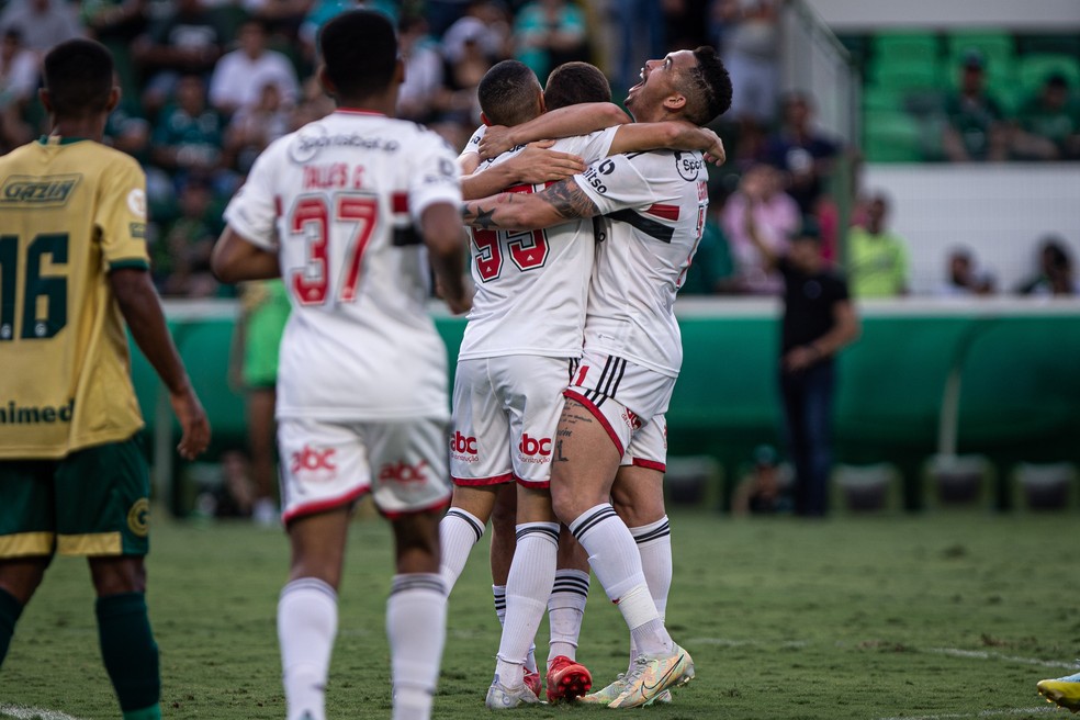 São Paulo goleou o Goiás na última rodada e chegou a sonhar com vaga na Libertadores — Foto: Isabela Azine/AGIF