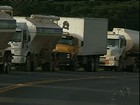 Caminhoneiros bloqueiam a BR-277 em Guarapuava, no Paraná