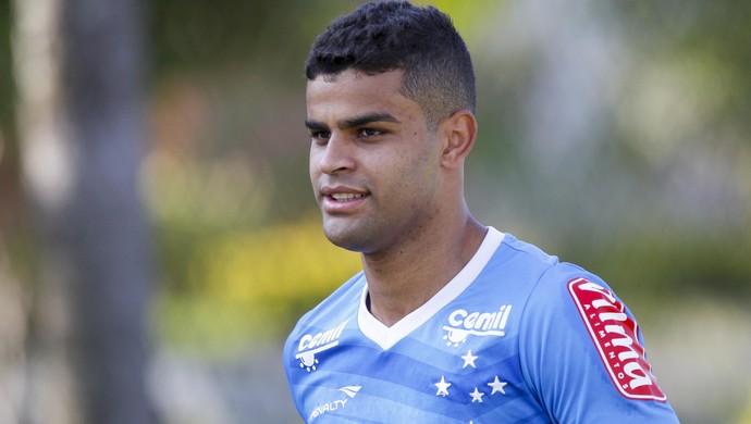Com Alisson de volta e astral em alta, Cruzeiro se reapresenta após clássico