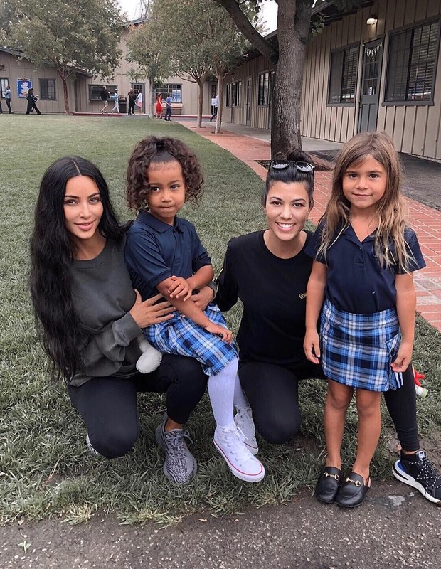 Kim Kardashian e North West e Kourtney Kardashina e Penelope Disick (Foto: Reprodução Instagram)