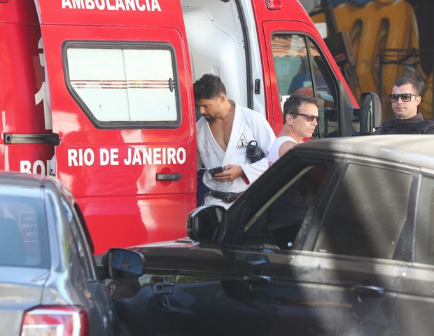 Cauã Reymond se envolve em acidente de trânsito no Rio (Foto: Dilson Silva/AgNews)